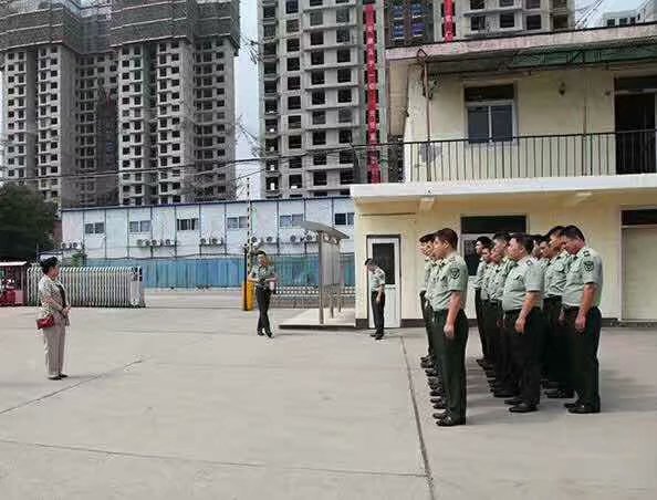 慶八一，走軍營，慰問官兵，共度建軍節(jié)